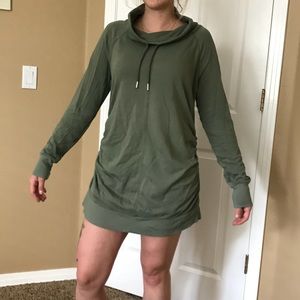 Liz Lange Maternity sweatshirt